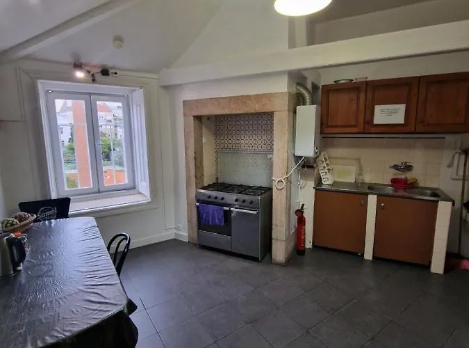 Local Private * リスボン